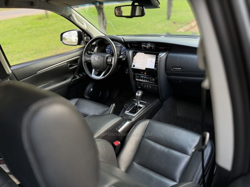 HILUX SW4 2.8 SRX 4X4 7 LUGARES 16V TURBO INTERCOOLER DIESEL 4P AUTOMÁTICO - 2021 - CASCA