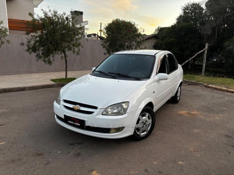 CLASSIC 1.0 MPFI LS 8V FLEX 4P MANUAL