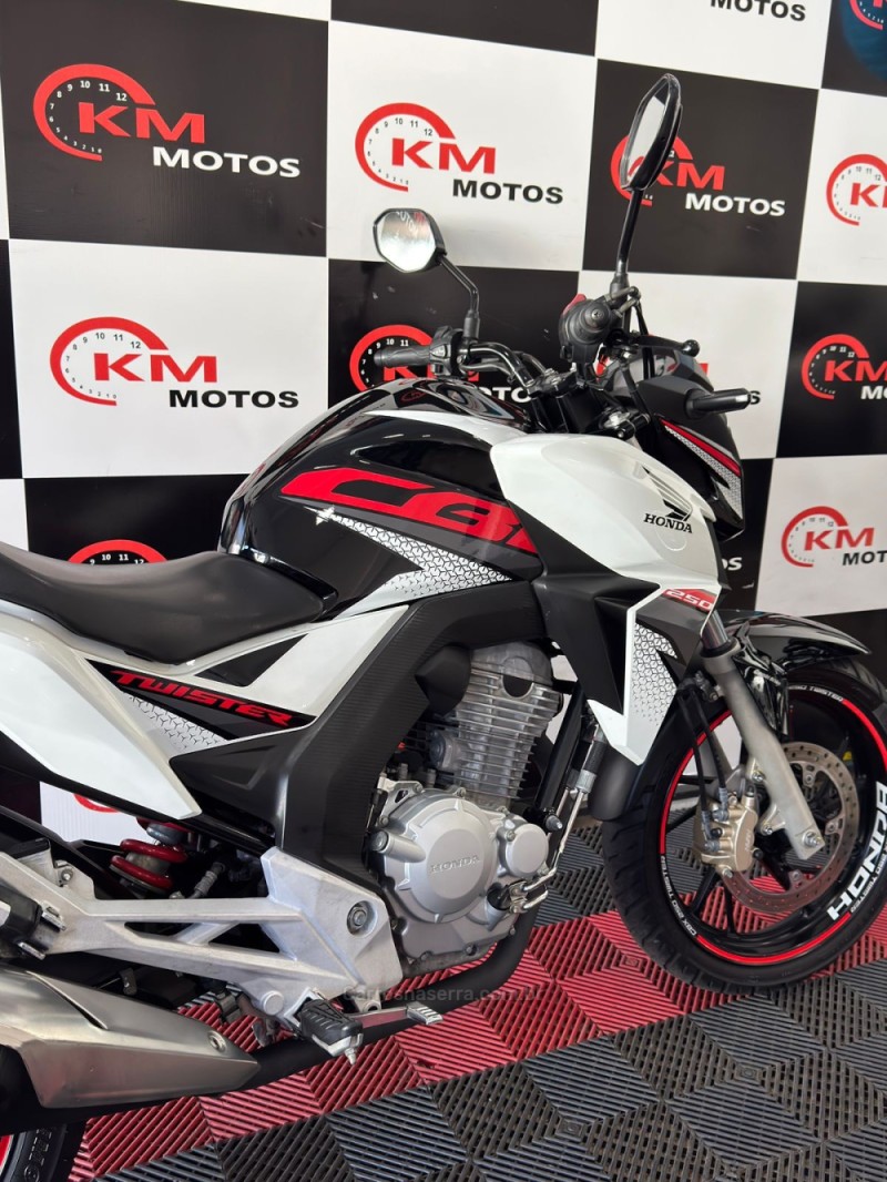 CB 250F TWISTER CBS - 2018 - PORTãO