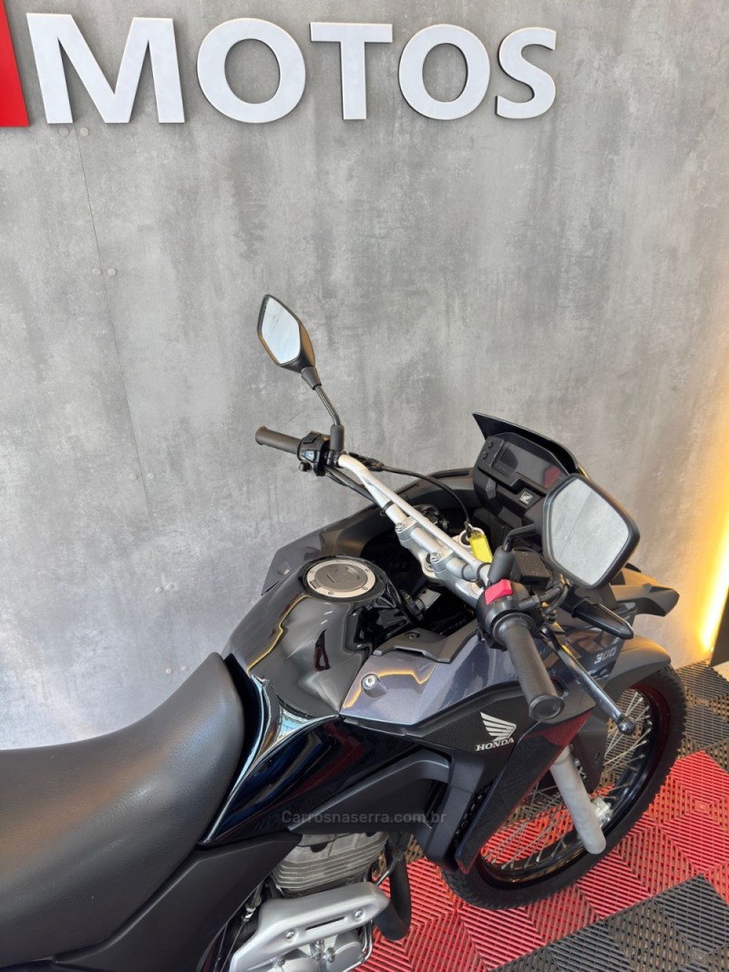 XRE 300 ABS - 2022 - PORTãO