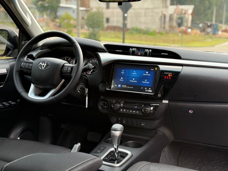 HILUX  - 2025 - CANELA
