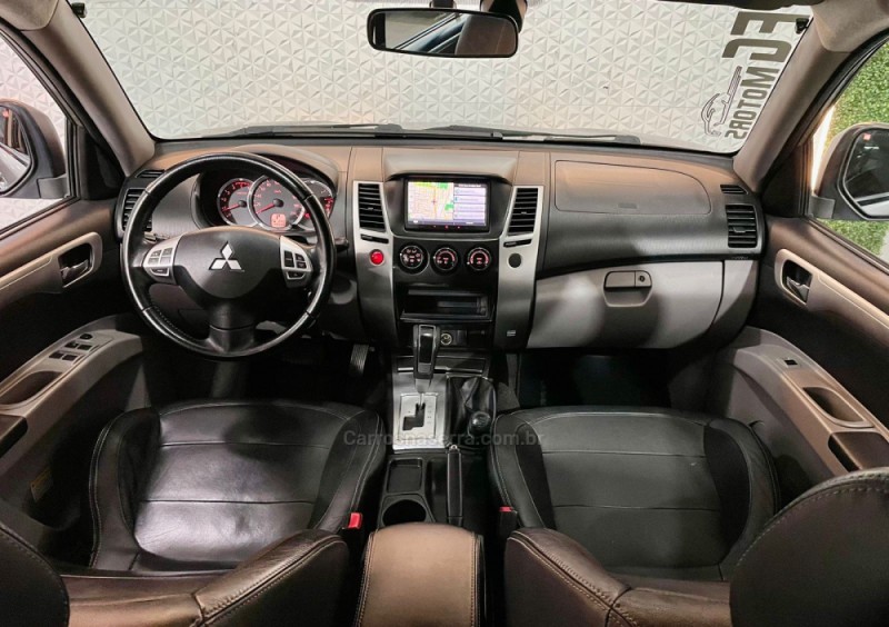 PAJERO DAKAR 3.2 HPE S 4X4 7 LUGARES 16V TURBO INTERCOOLER DIESEL 4P AUTOMÁTICO - 2013 - NOVO HAMBURGO