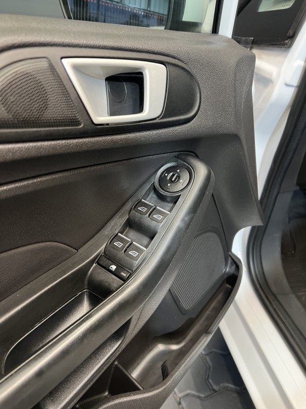 FIESTA 1.6 SEL HATCH 16V FLEX 4P AUTOMÁTICO - 2017 - CAXIAS DO SUL