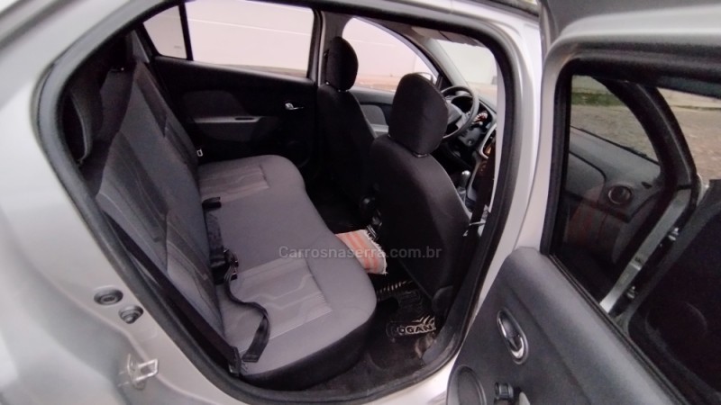 LOGAN 1.6 EXPRESSION 8V HI-FLEX 4P MANUAL - 2017 - SOMBRIO