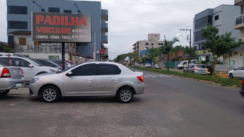 LOGAN 1.6 EXPRESSION 8V HI-FLEX 4P MANUAL - 2017 - SOMBRIO