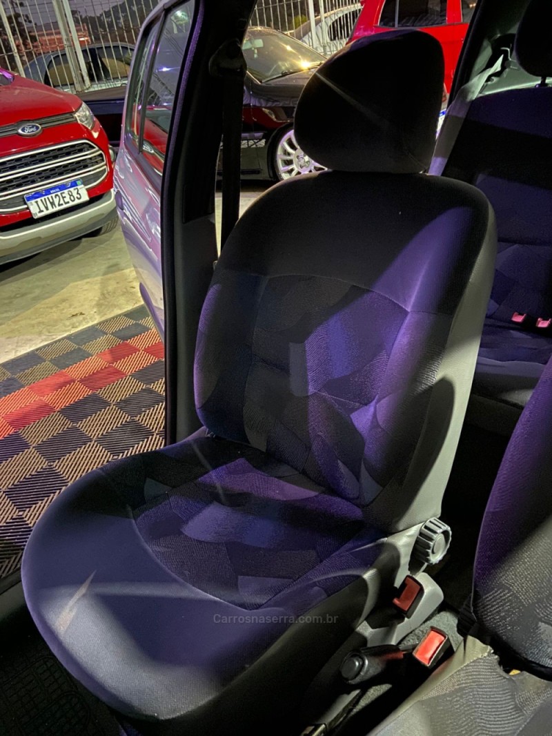 CLIO 1.6 RN 16V GASOLINA 4P MANUAL - 2000 - CAXIAS DO SUL