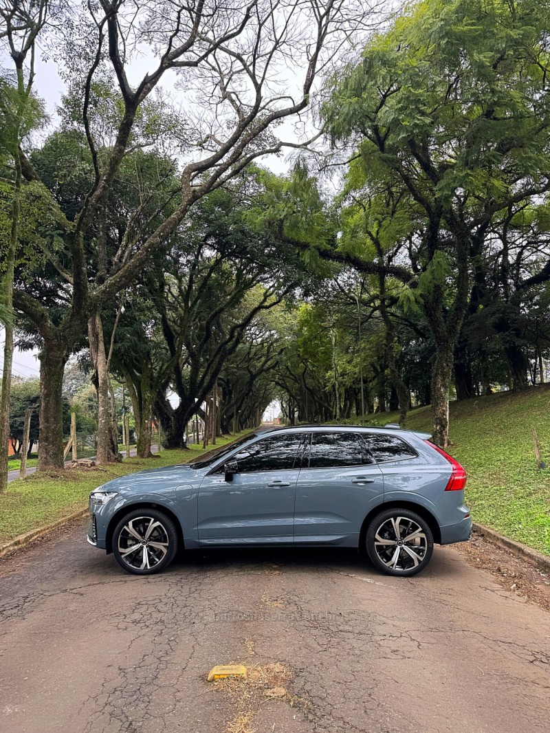 XC60 2.0 T8 ULTIMATE DARK AWD HIBRIDO 4P AUTOMÁTICO  - 2024 - PASSO FUNDO