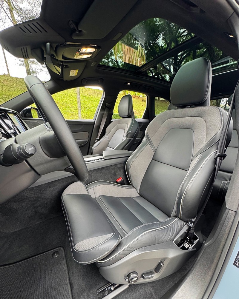 XC60 2.0 T8 ULTIMATE DARK AWD HIBRIDO 4P AUTOMÁTICO  - 2024 - PASSO FUNDO