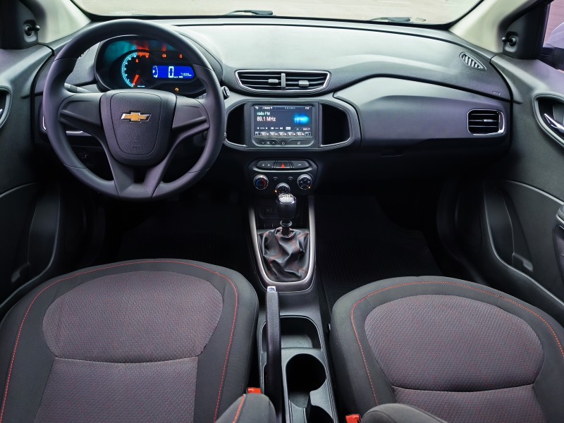 ONIX 1.4 MPFI LT 8V FLEX 4P MANUAL - 2015 - CAXIAS DO SUL
