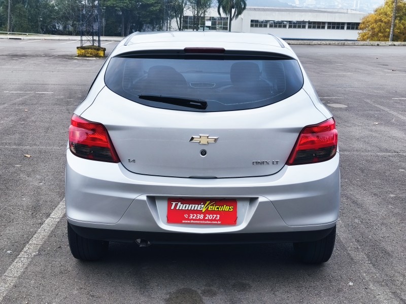 ONIX 1.4 MPFI LT 8V FLEX 4P MANUAL - 2015 - CAXIAS DO SUL