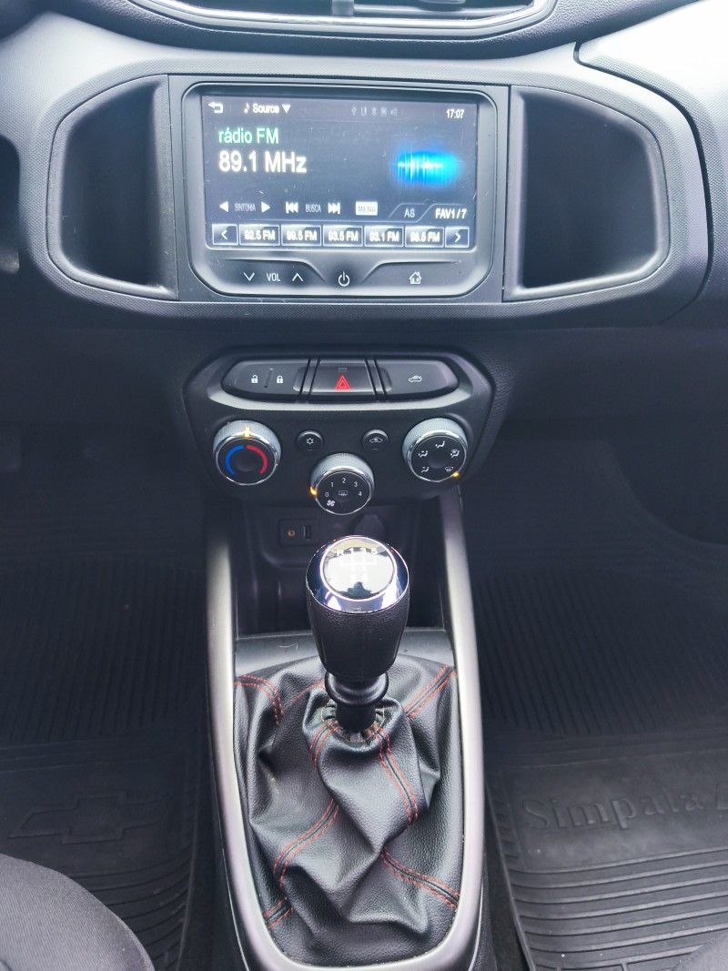ONIX 1.4 MPFI LT 8V FLEX 4P MANUAL - 2015 - CAXIAS DO SUL