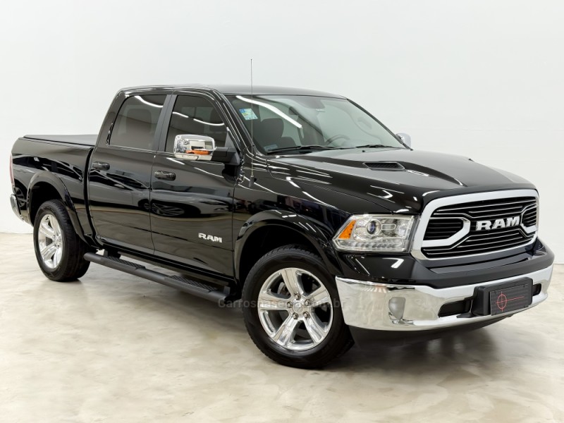 CLASSIC 5.7 LARAMIE V8 HEMI 4P GASOLINA AUTOMÁTICA - 2022 - CAXIAS DO SUL