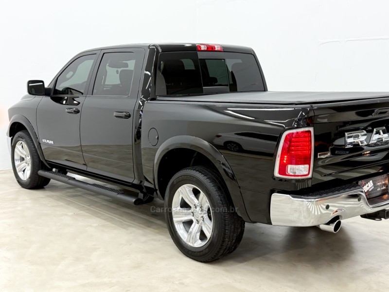 CLASSIC 5.7 LARAMIE V8 HEMI 4P GASOLINA AUTOMÁTICA - 2022 - CAXIAS DO SUL