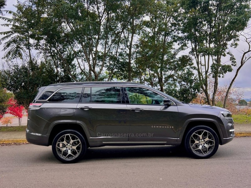 COMMANDER 1.3 OVERLAND T270 16V 4X2 TURBO FLEX 4P AUTOMÁTICO - 2022 - BENTO GONçALVES
