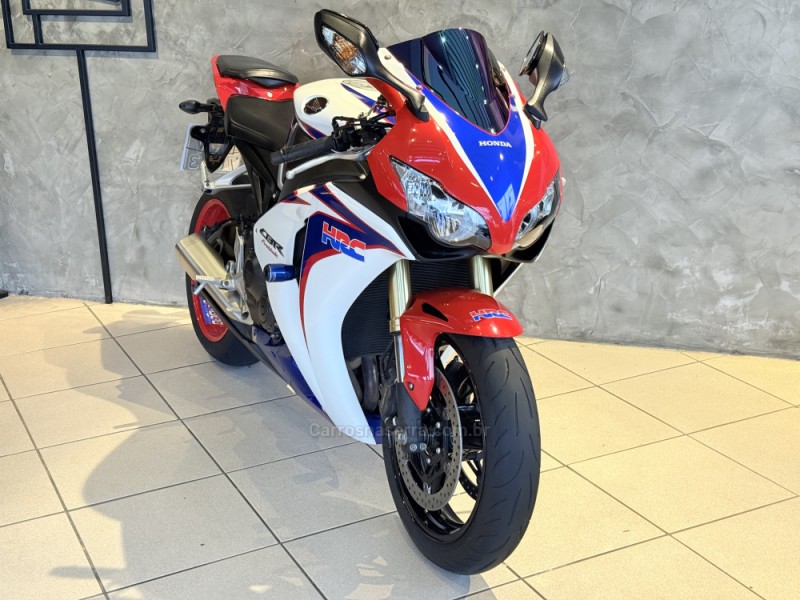 CBR 1000RR FIREBLADE - 2010 - CAXIAS DO SUL