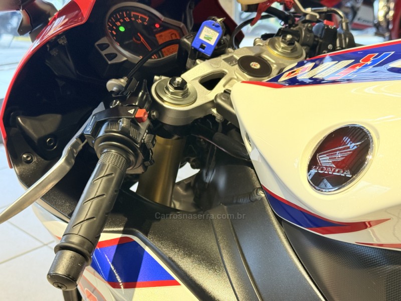CBR 1000RR FIREBLADE - 2010 - CAXIAS DO SUL