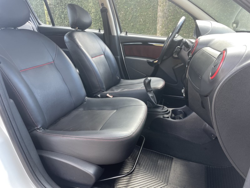 SANDERO 1.6 STEPWAY 8V FLEX 4P MANUAL - 2014 - CAXIAS DO SUL