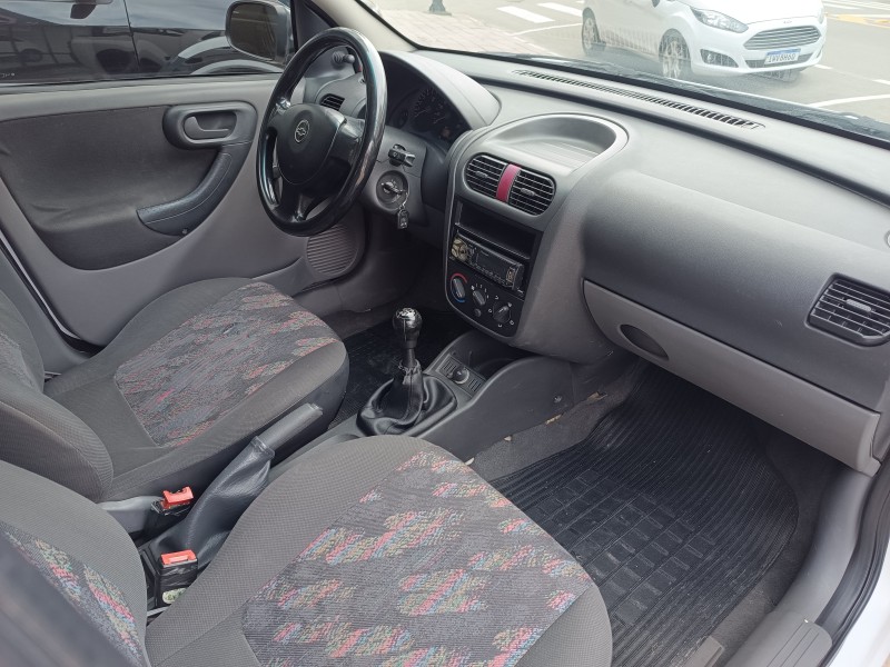 MONTANA 1.8 MPFI CONQUEST CS 8V FLEX 2P MANUAL - 2004 - FLORES DA CUNHA