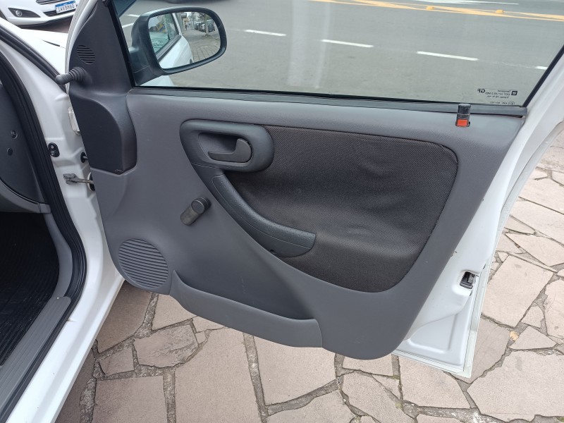 MONTANA 1.8 MPFI CONQUEST CS 8V FLEX 2P MANUAL - 2004 - FLORES DA CUNHA