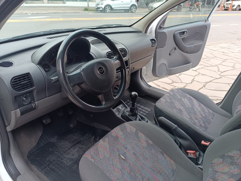 MONTANA 1.8 MPFI CONQUEST CS 8V FLEX 2P MANUAL - 2004 - FLORES DA CUNHA