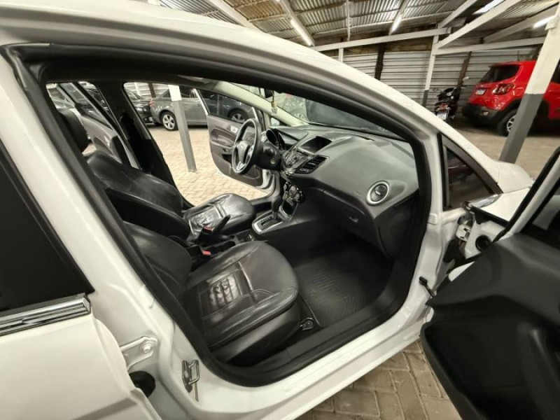 FIESTA 1.6 TITANIUM PLUS HATCH 16V FLEX 4P AUTOMÁTICO - 2014 - CAXIAS DO SUL
