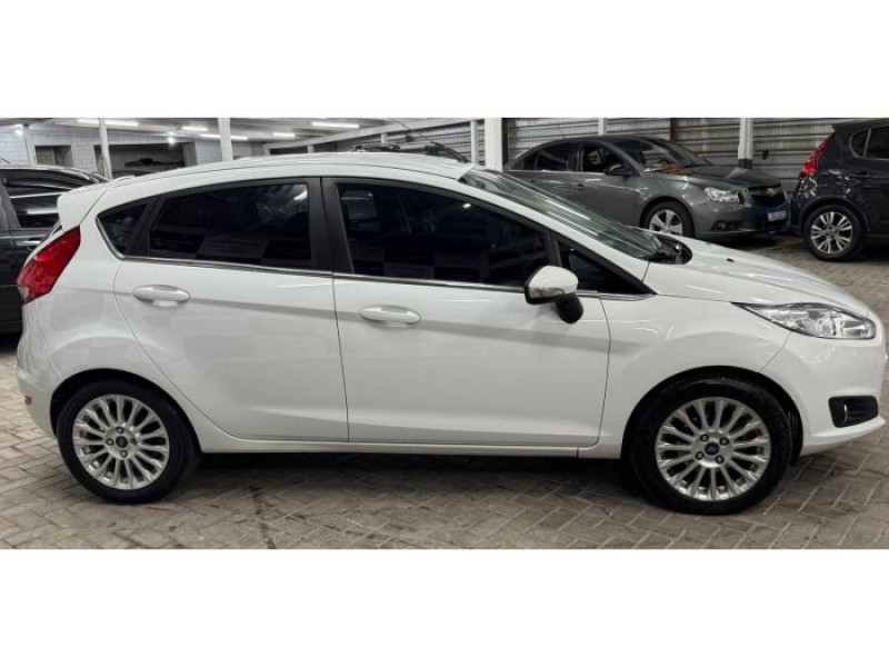FIESTA 1.6 TITANIUM PLUS HATCH 16V FLEX 4P AUTOMÁTICO - 2014 - CAXIAS DO SUL