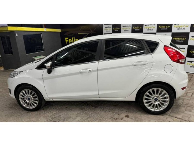 FIESTA 1.6 TITANIUM PLUS HATCH 16V FLEX 4P AUTOMÁTICO - 2014 - CAXIAS DO SUL
