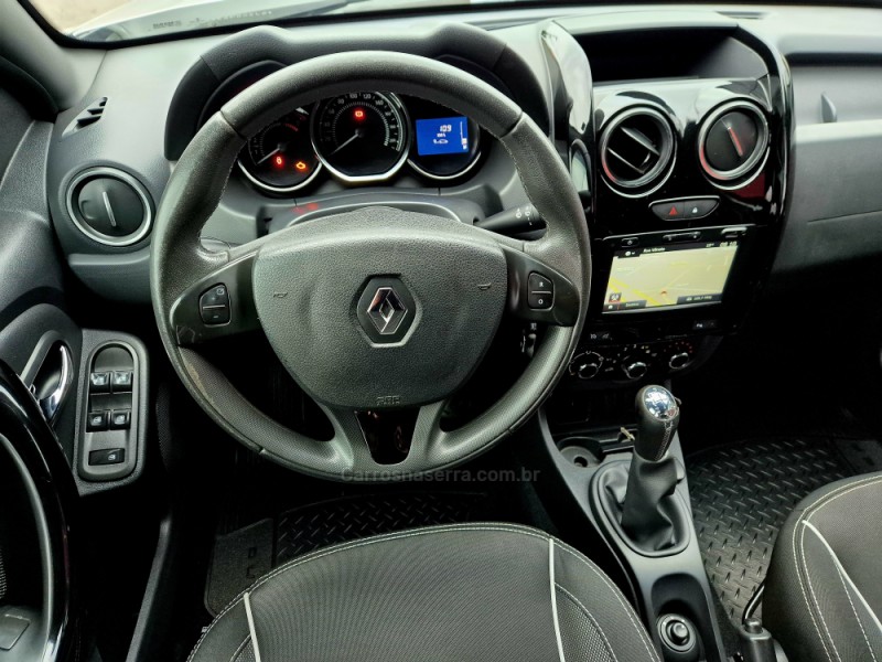 DUSTER OROCH 1.6 16V FLEX DYNAMIQUE 4P MANUAL - 2016 - FARROUPILHA