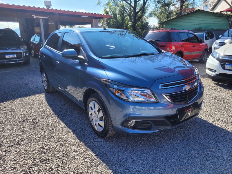 ONIX 1.4 MPFI LT 8V FLEX 4P MANUAL - 2016 - CARLOS BARBOSA