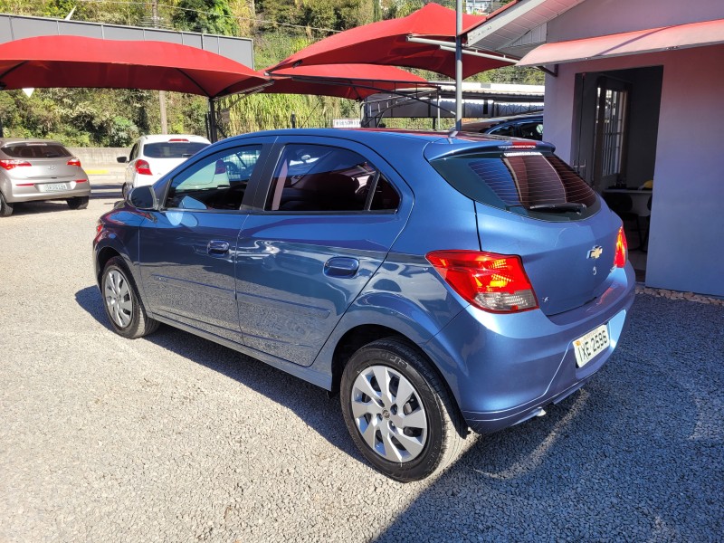 ONIX 1.4 MPFI LT 8V FLEX 4P MANUAL - 2016 - CARLOS BARBOSA