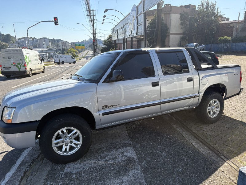 S10 2.8 DLX 4X4 CD 12V TURBO INTERCOOLER DIESEL 4P MANUAL - 2004 - FARROUPILHA