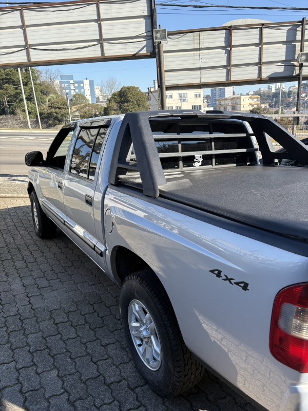 S10 2.8 DLX 4X4 CD 12V TURBO INTERCOOLER DIESEL 4P MANUAL - 2004 - FARROUPILHA