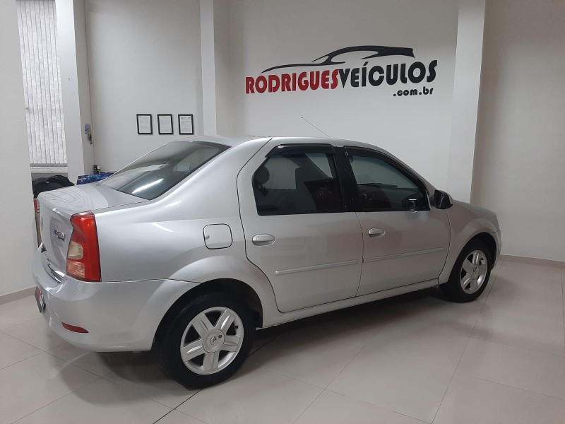 LOGAN 1.6 EXPRESSION 8V FLEX 4P MANUAL - 2011 - CAXIAS DO SUL