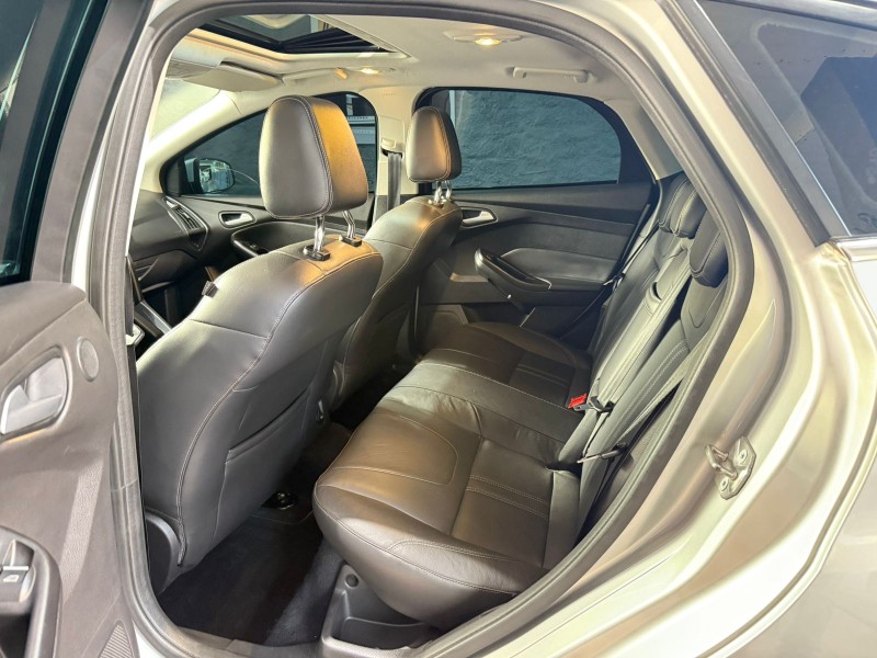 FOCUS 2.0 TITANIUM PLUS HATCH 16V FLEX 4P AUTO - 2015 - FARROUPILHA