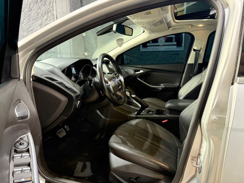 FOCUS 2.0 TITANIUM PLUS HATCH 16V FLEX 4P AUTO - 2015 - FARROUPILHA