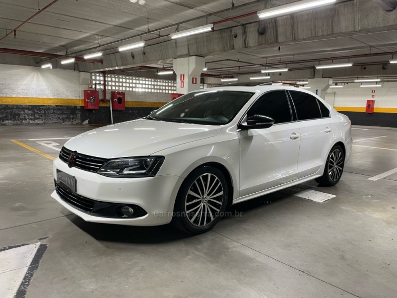JETTA 2.0 TSI HIGHLINE 200CV GASOLINA 4P TIPTRONIC - 2013 - CAXIAS DO SUL