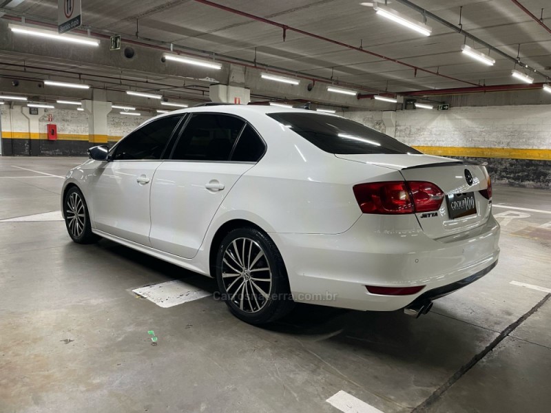 JETTA 2.0 TSI HIGHLINE 200CV GASOLINA 4P TIPTRONIC - 2013 - CAXIAS DO SUL