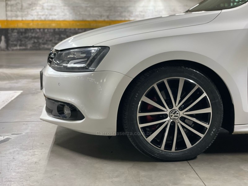 JETTA 2.0 TSI HIGHLINE 200CV GASOLINA 4P TIPTRONIC - 2013 - CAXIAS DO SUL