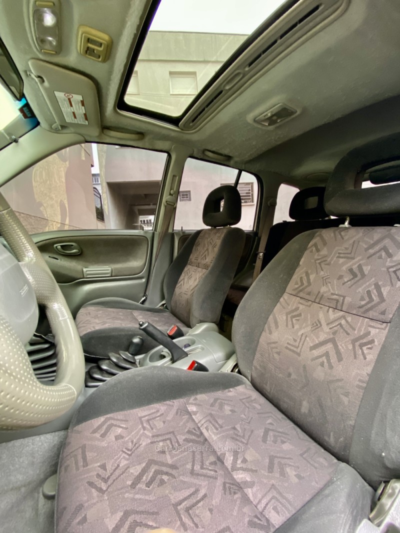TRACKER 2.0 4X4 16V GASOLINA 4P MANUAL - 2009 - CAXIAS DO SUL