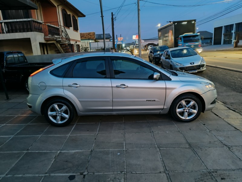 FOCUS 1.6 GLX 16V FLEX 4P MANUAL - 2010 - VACARIA
