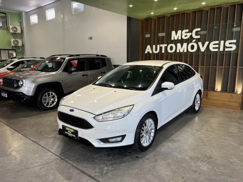 FOCUS 2.0 SE PLUS FASTBACK 16V FLEX 4P AUTOMÁTICO - 2018 - CAXIAS DO SUL