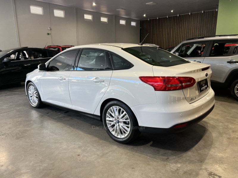 FOCUS 2.0 SE PLUS FASTBACK 16V FLEX 4P AUTOMÁTICO - 2018 - CAXIAS DO SUL