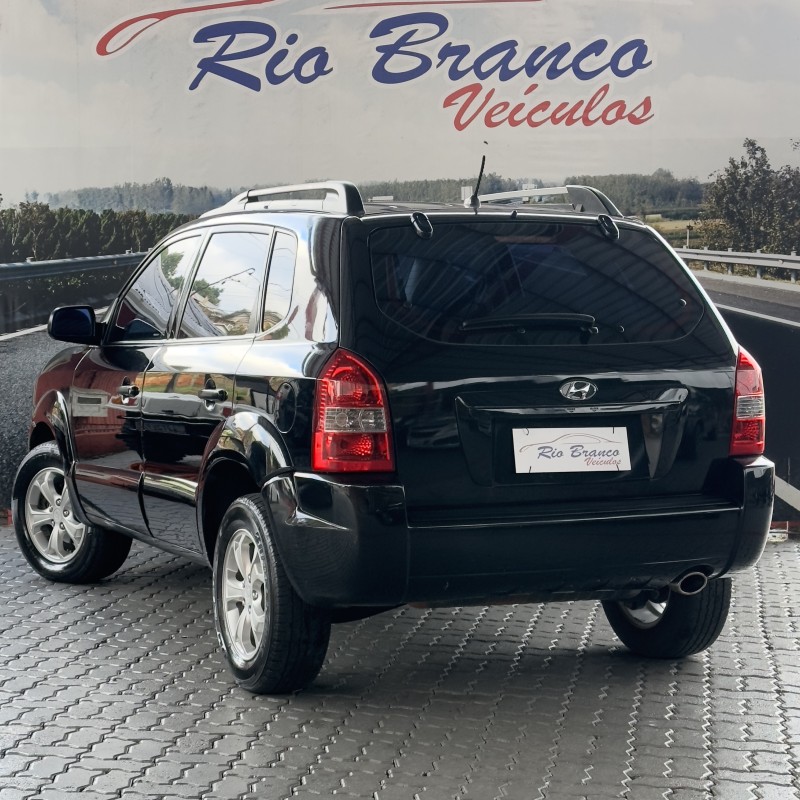 TUCSON 2.0 MPFI GL 16V 142CV 2WD GASOLINA 4P MANUAL - 2011 - CAXIAS DO SUL