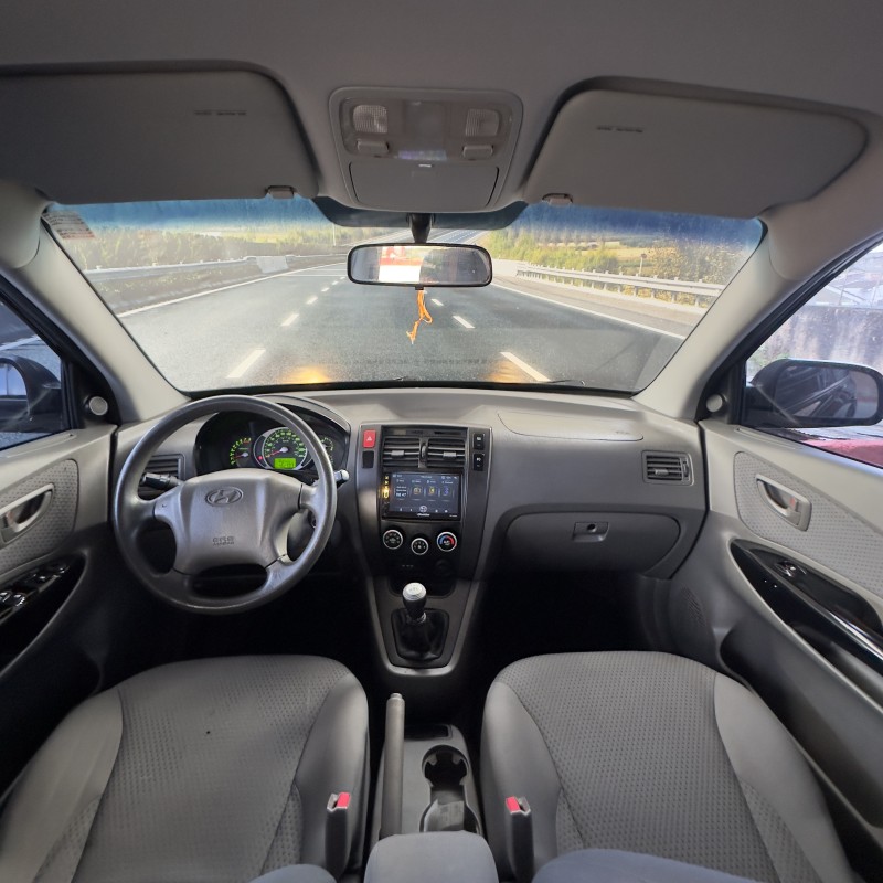 TUCSON 2.0 MPFI GL 16V 142CV 2WD GASOLINA 4P MANUAL - 2011 - CAXIAS DO SUL