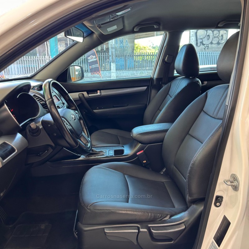 SORENTO 2.4 EX 4X2 16V GASOLINA 4P AUTOMÁTICO - 2015 - SAPUCAIA DO SUL