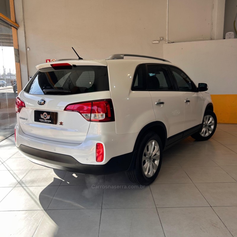 SORENTO 2.4 EX 4X2 16V GASOLINA 4P AUTOMÁTICO - 2015 - SAPUCAIA DO SUL