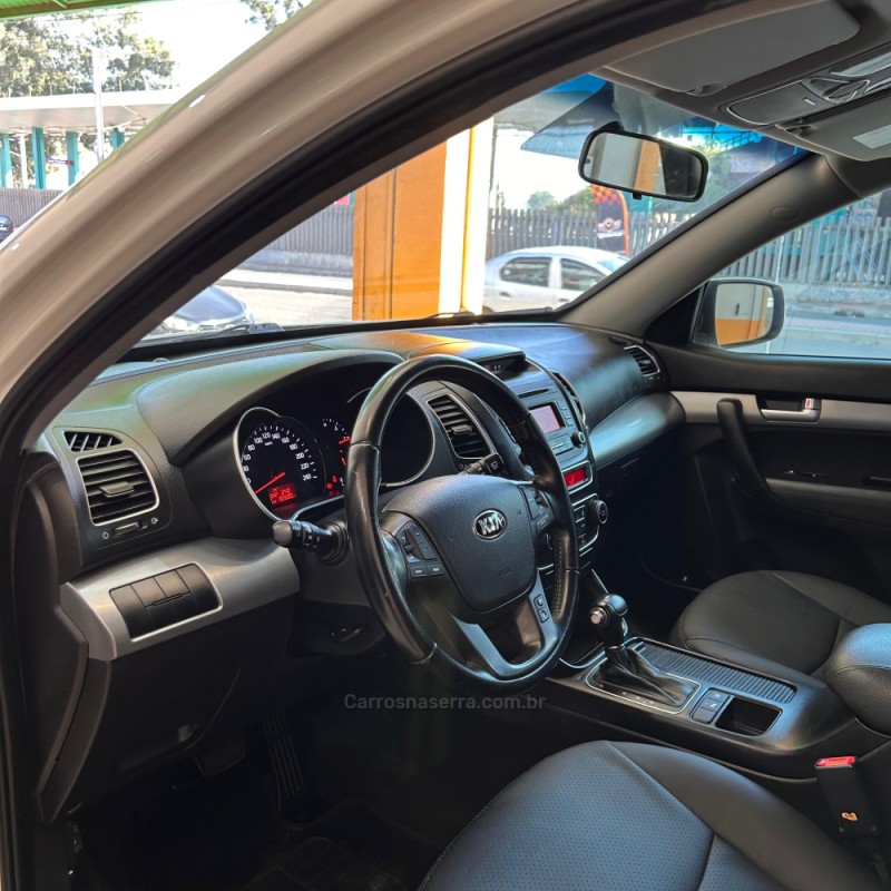SORENTO 2.4 EX 4X2 16V GASOLINA 4P AUTOMÁTICO - 2015 - SAPUCAIA DO SUL