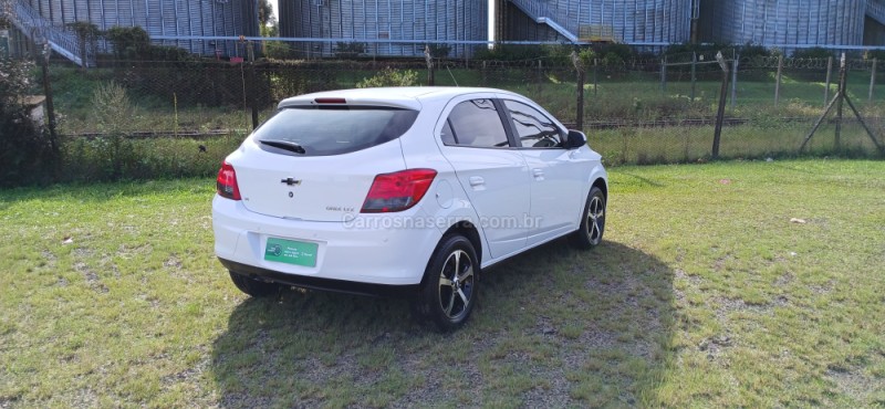 ONIX 1.4 MPFI LTZ 8V FLEX 4P MANUAL - 2015 - VACARIA