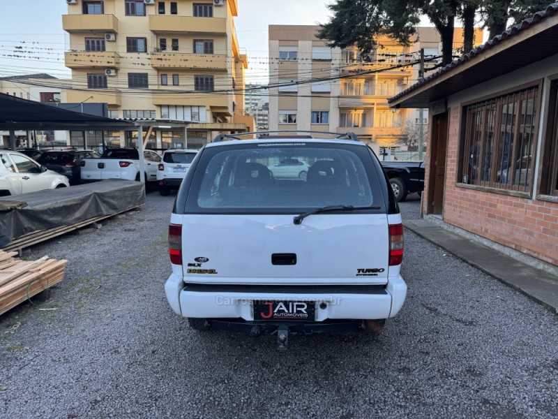 BLAZER 2.5 DLX 4X4 8V TURBO DIESEL 4P MANUAL - 2000 - GARIBALDI