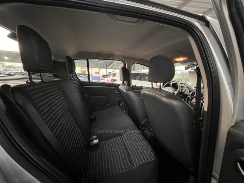 SANDERO 1.0 EXPRESSION 16V FLEX 4P MANUAL - 2012 - BOM PRINCíPIO